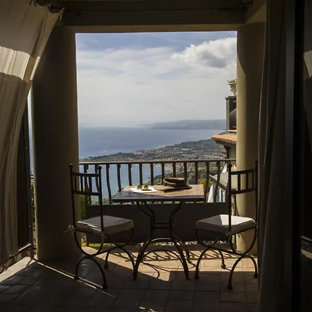 Ducale 4* טאורמינה